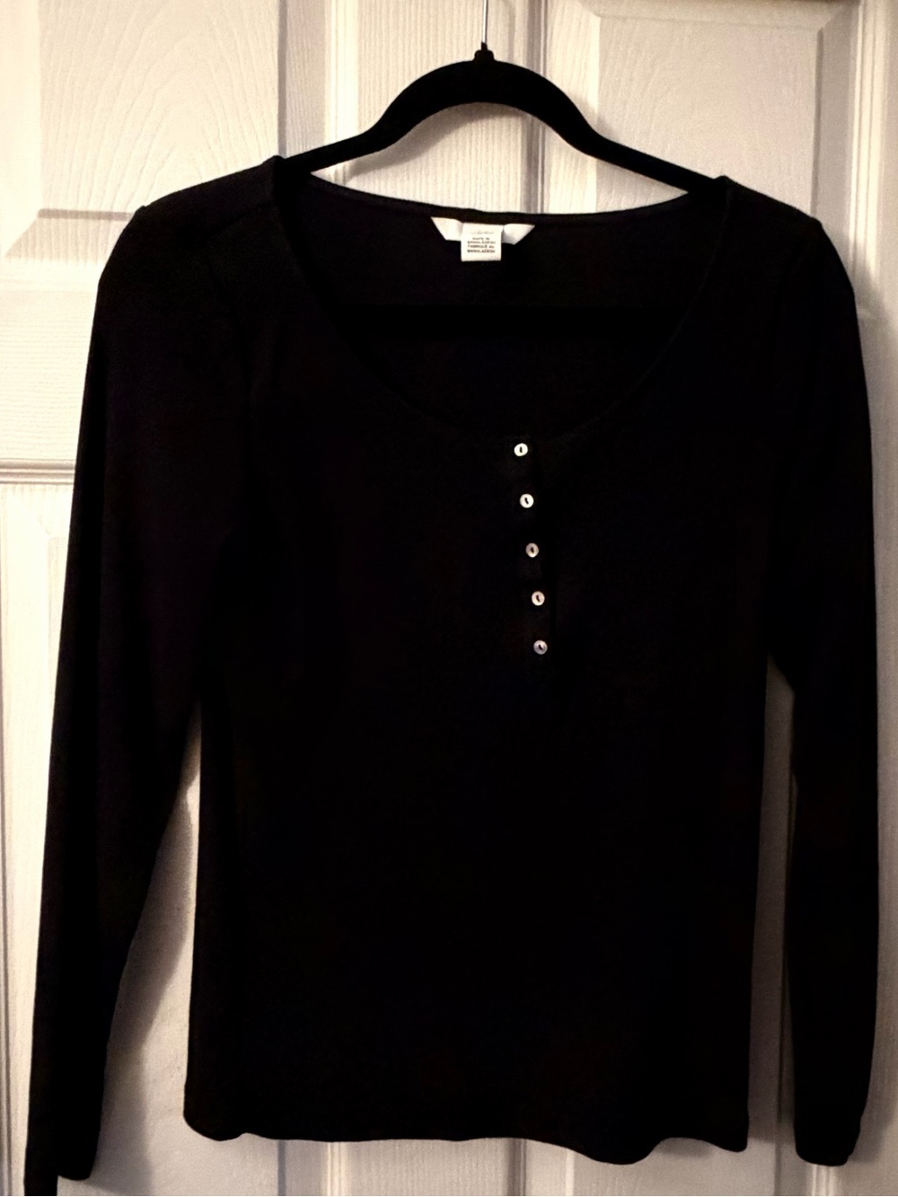 Women’s Black Long Sleeve ribbed Henley shirt, size L